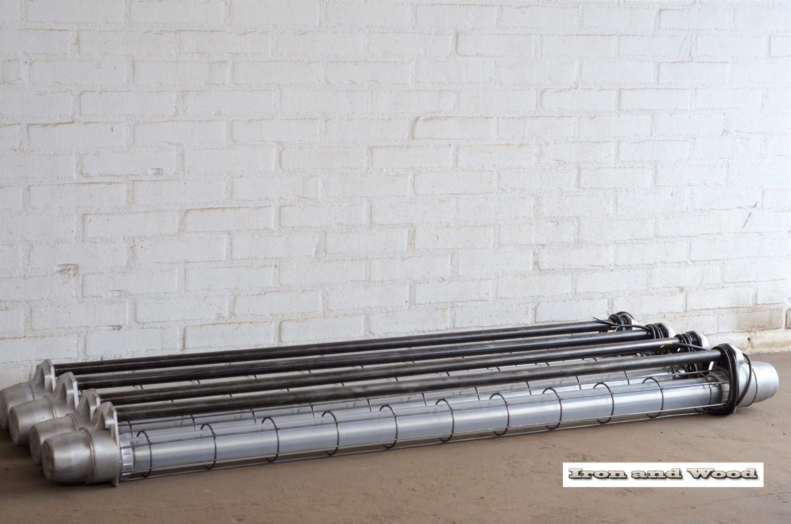 Industriele oude gepolijste TL lamp / kooilamp / TL tube met dimbare led TL - Image 3