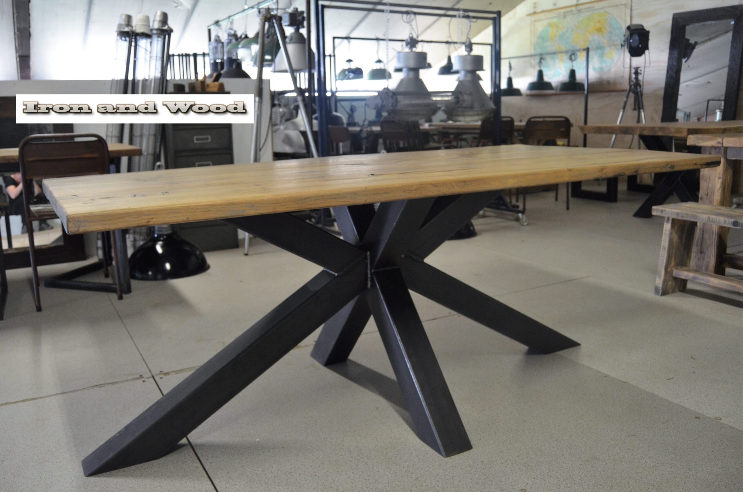 Industriële eettafel "Londen"