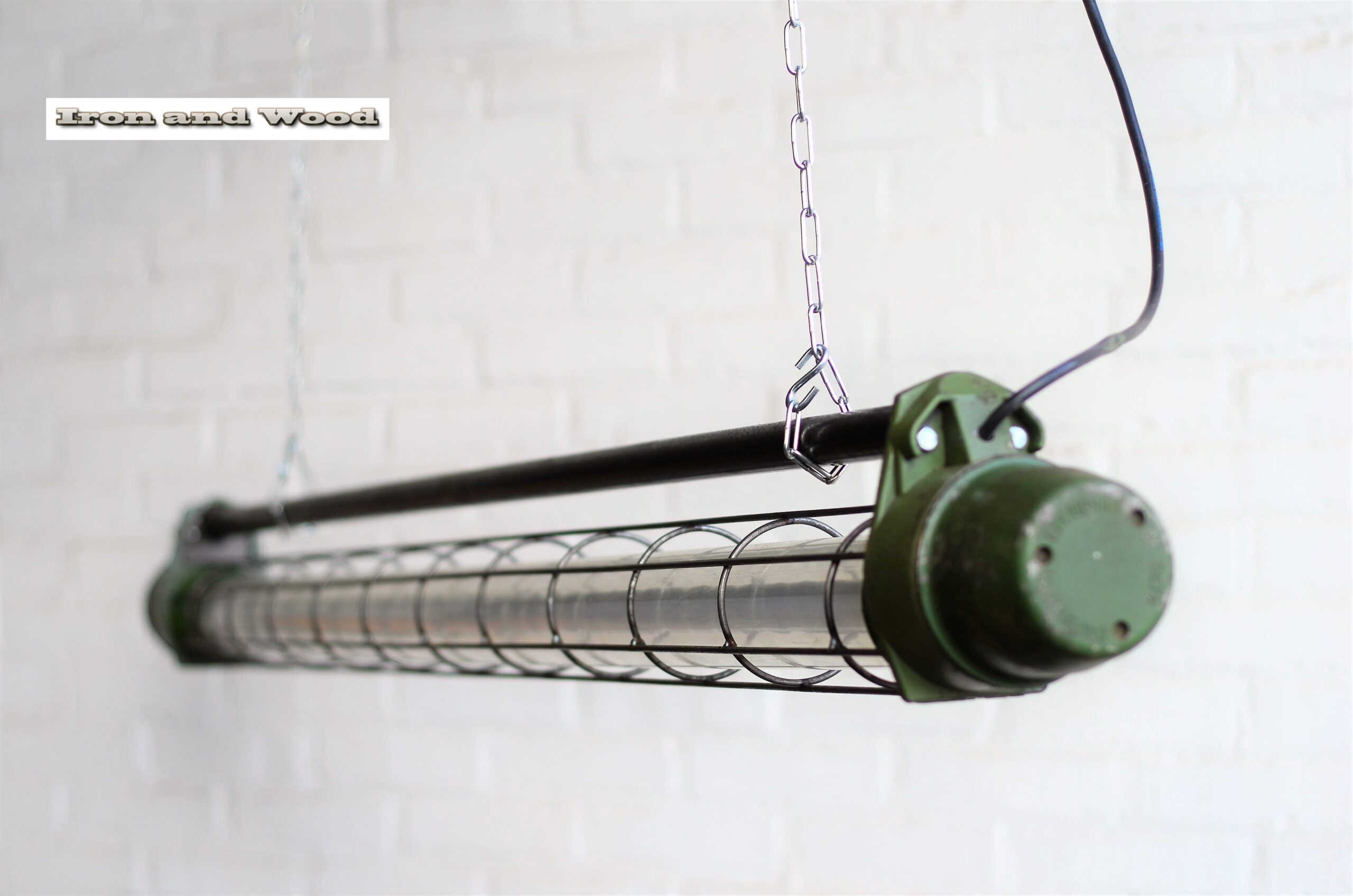 Industriele oude groene TL lamp / kooilamp met dimbare led TL