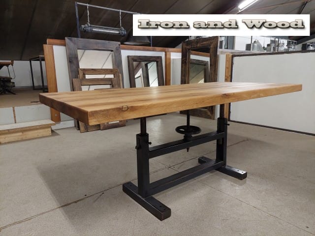 Industriele eettafel met oud verstelbaar onderstel en een blad van rustiek eiken balken - Afbeelding 7