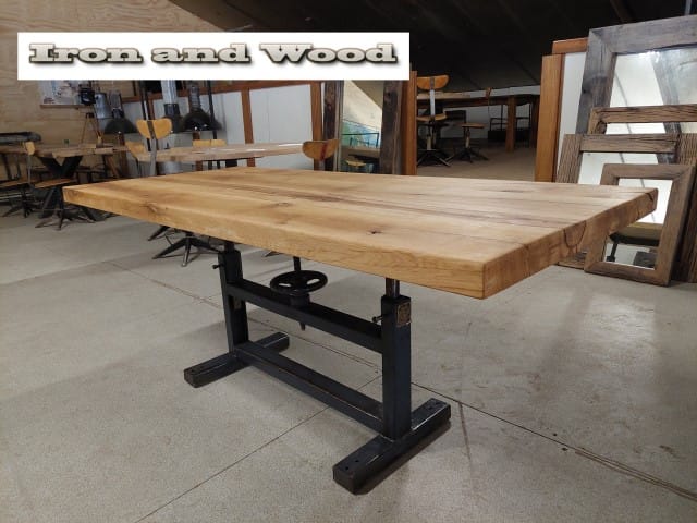 Industriele eettafel met oud verstelbaar onderstel en een blad van rustiek eiken balken - Afbeelding 6