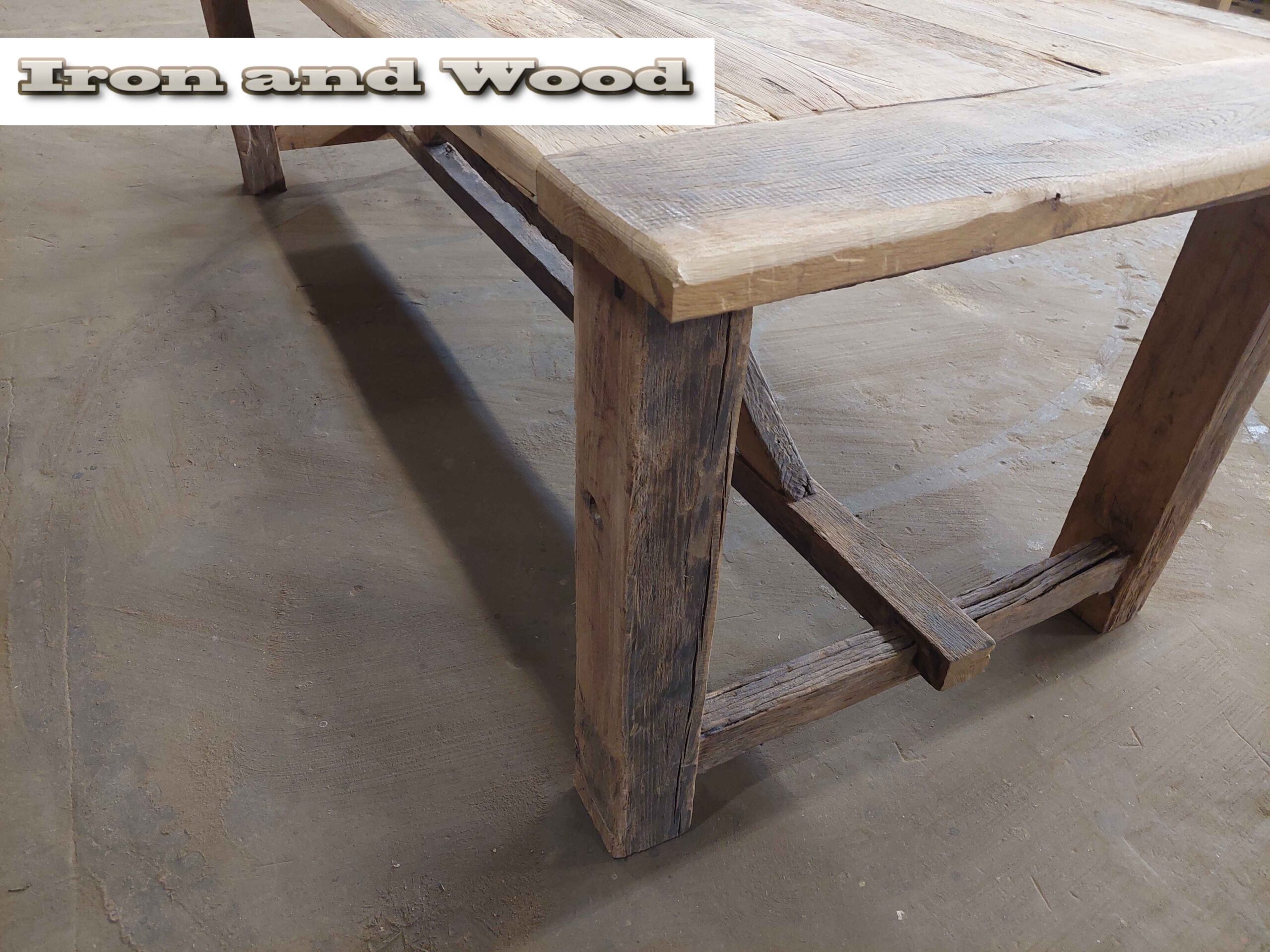 Oud eiken barnwood kloostertafel "Kiev" - Afbeelding 7