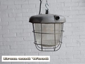 Oude zilvergrijze industriele bully's / kooilampen / mijnlampen