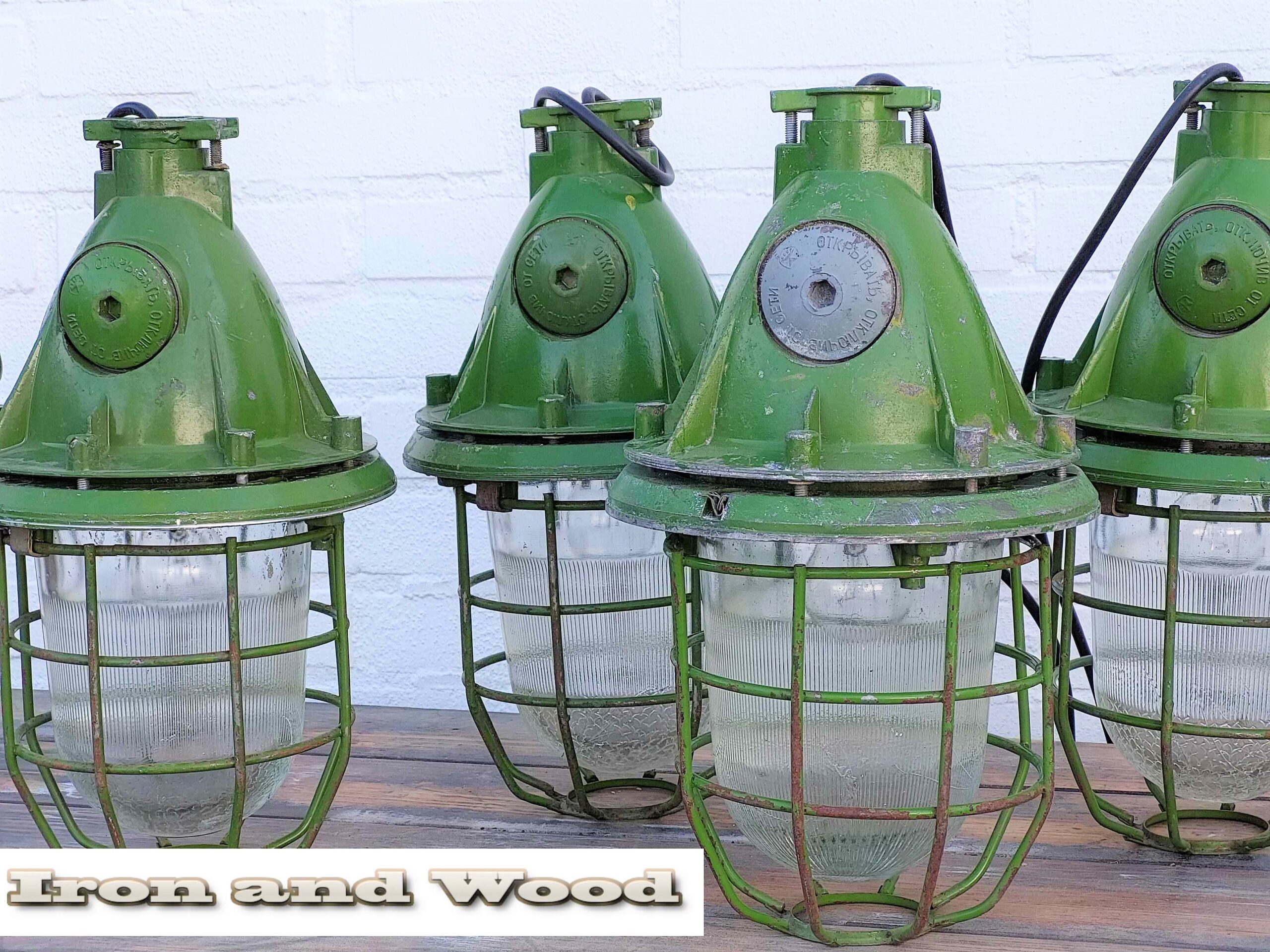 Oude industriele felgroene vintage bully's / kooilampen - Afbeelding 9