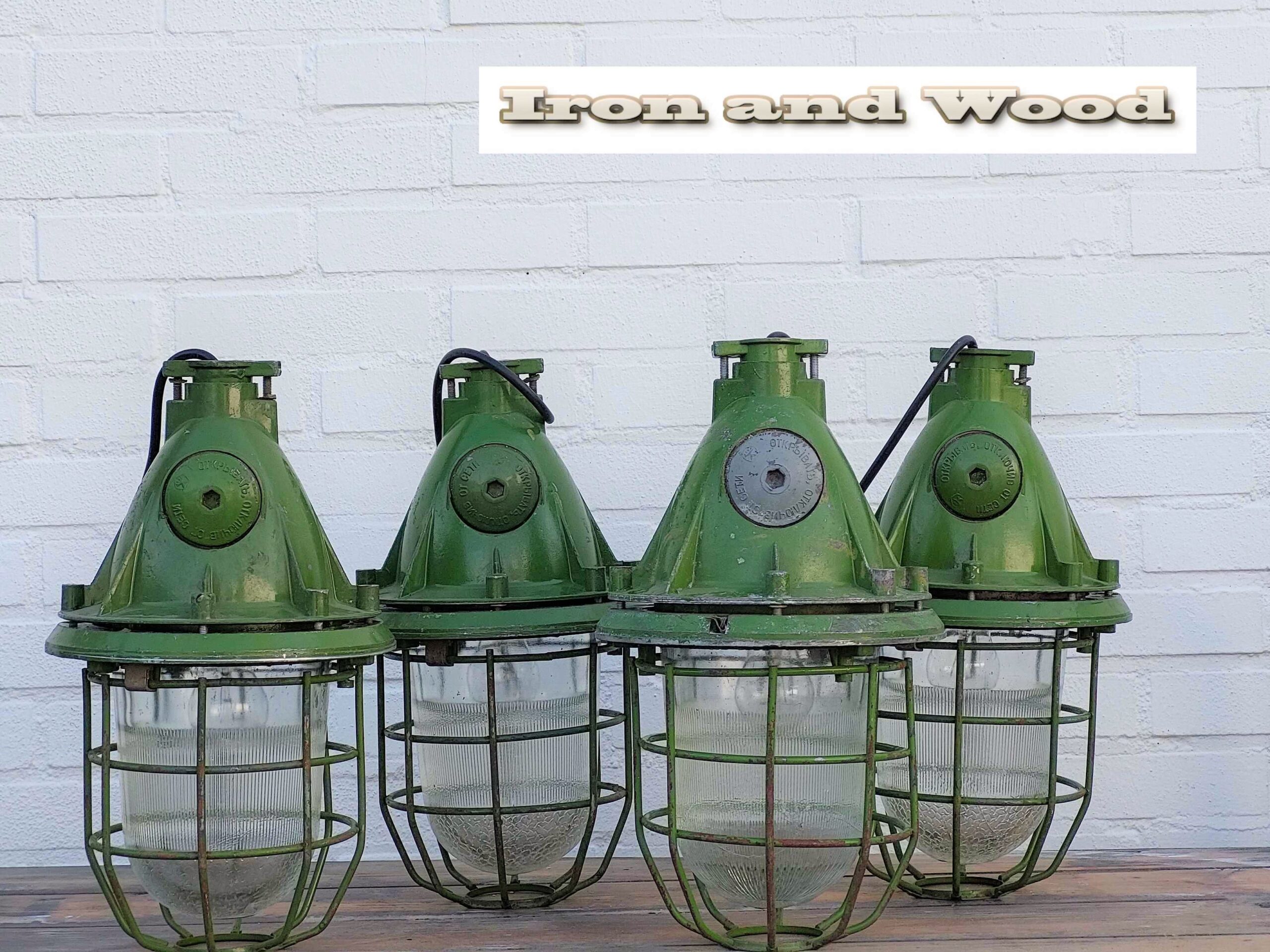 Oude industriele felgroene vintage bully's / kooilampen - Afbeelding 3