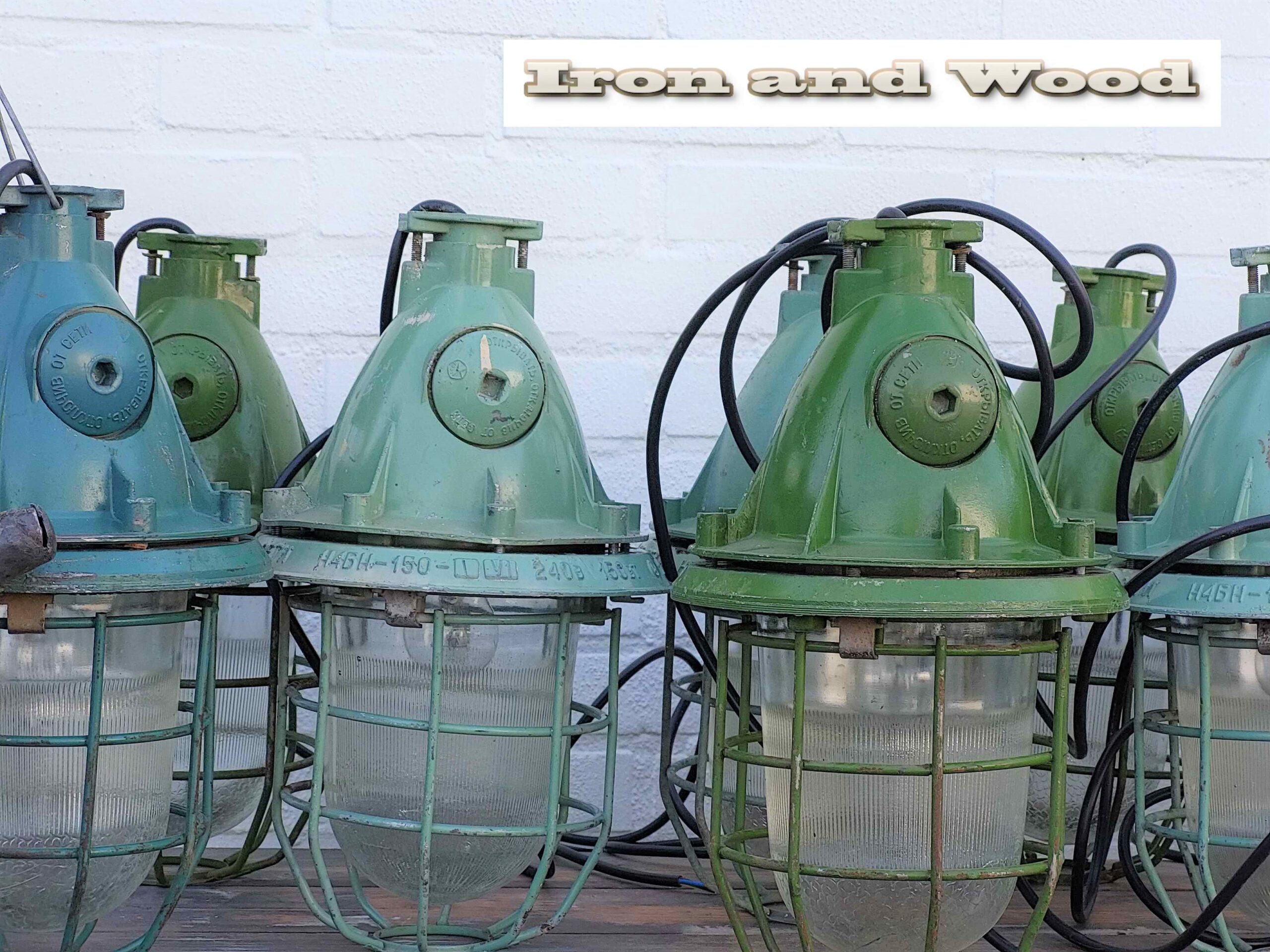 Oude industriele felgroene vintage bully's / kooilampen - Afbeelding 12