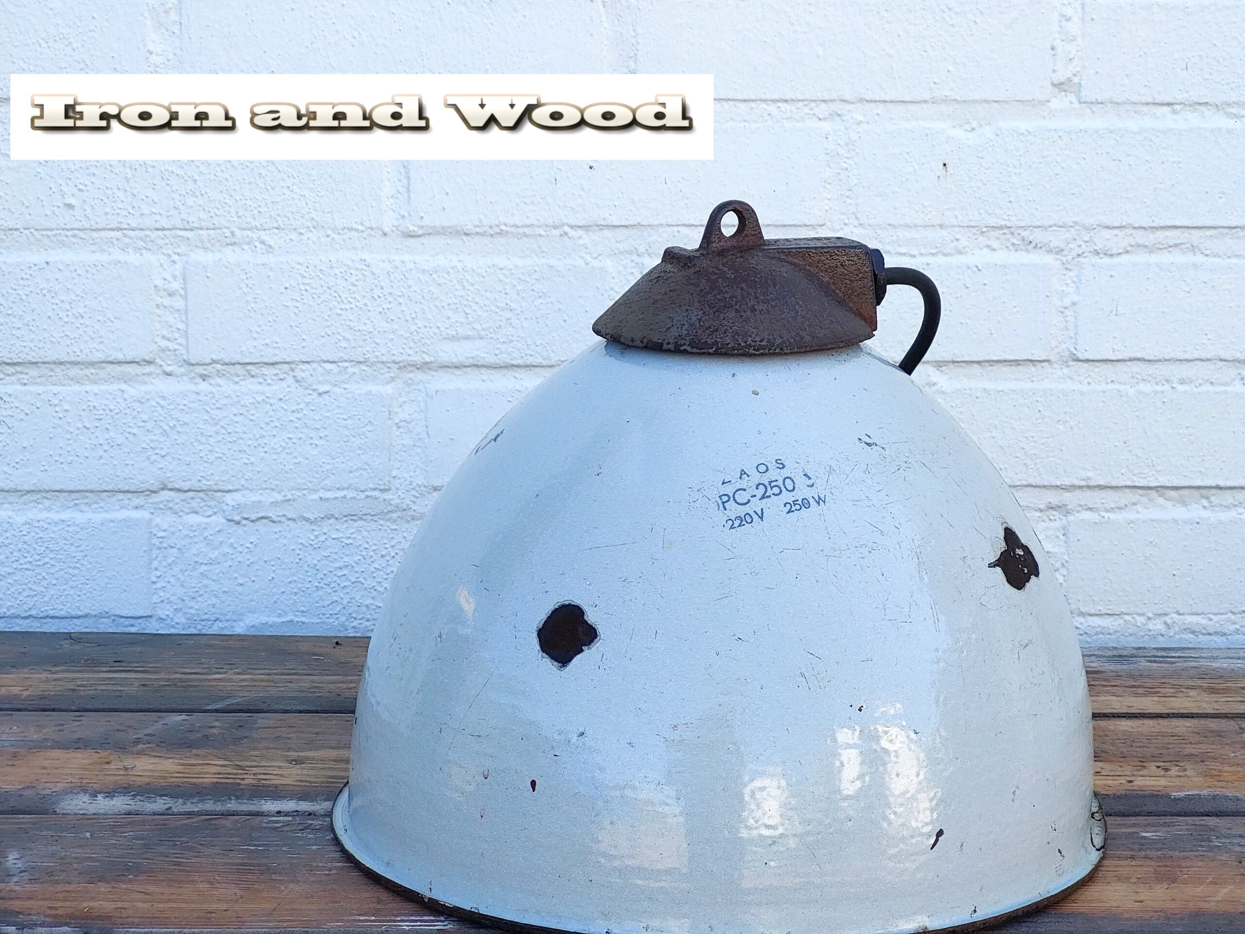 Vintage grijze oude emaille lamp