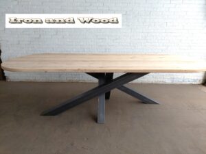 Industriele plat ovale eettafel "Marseille" met matrix twist poot