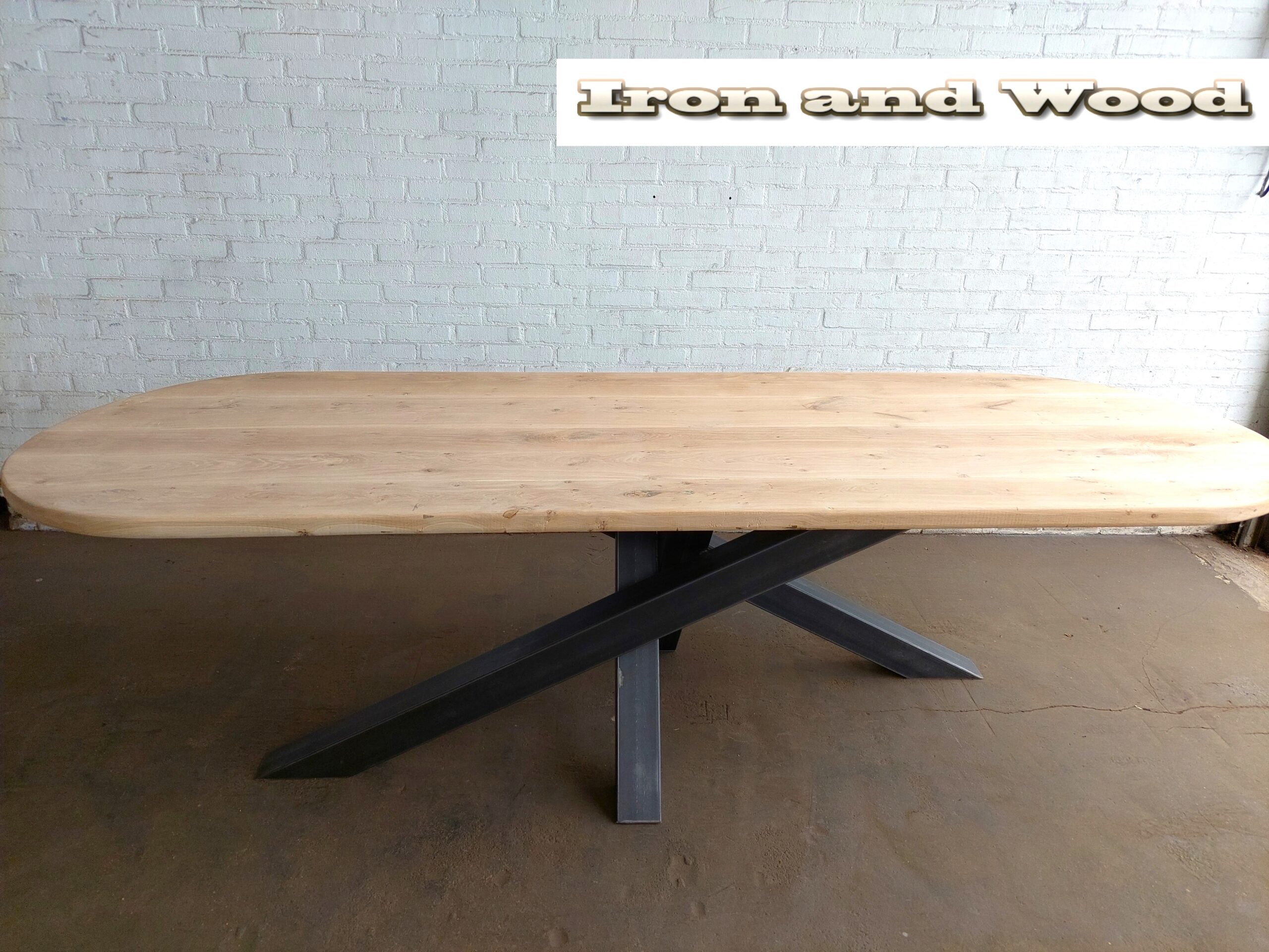 Industriele plat ovale eettafel "Marseille" met matrix twist poot - Afbeelding 4