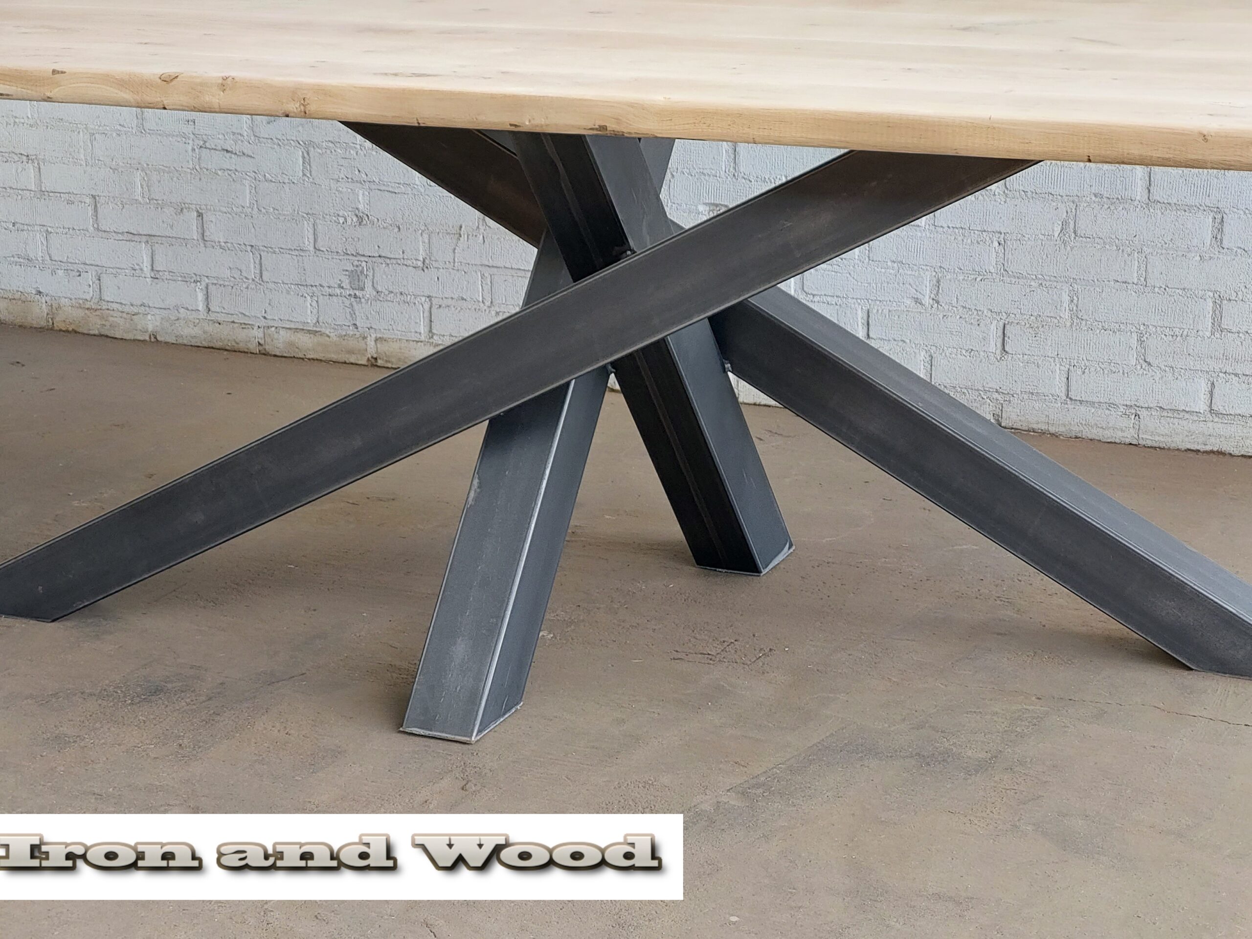Industriele plat ovale eettafel "Marseille" met matrix twist poot - Afbeelding 3