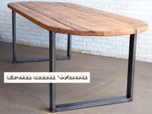 Industriele plat ovale eettafel "Brussel" met U poot