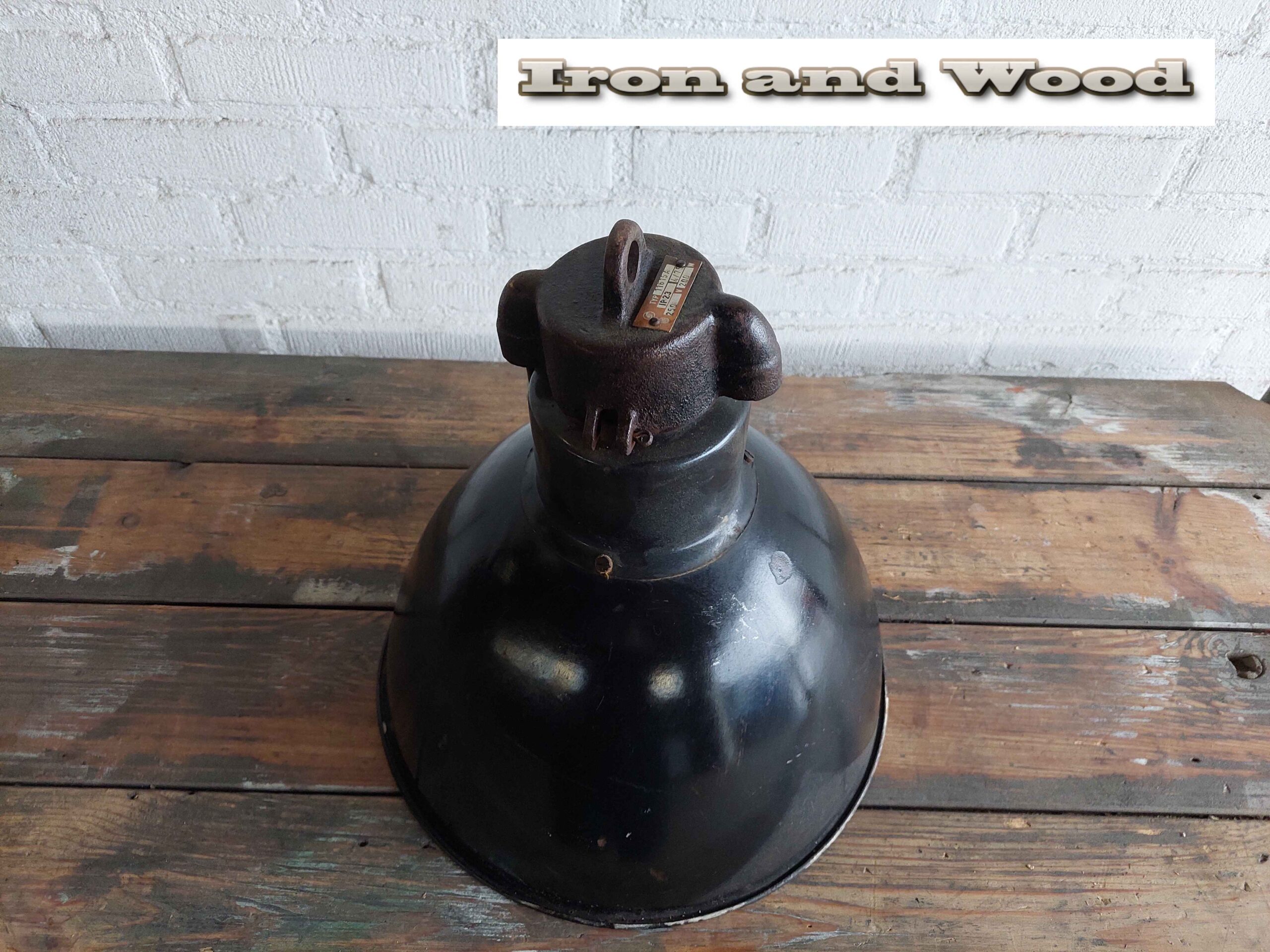 Zwarte vintage emaille oude lamp - Image 4