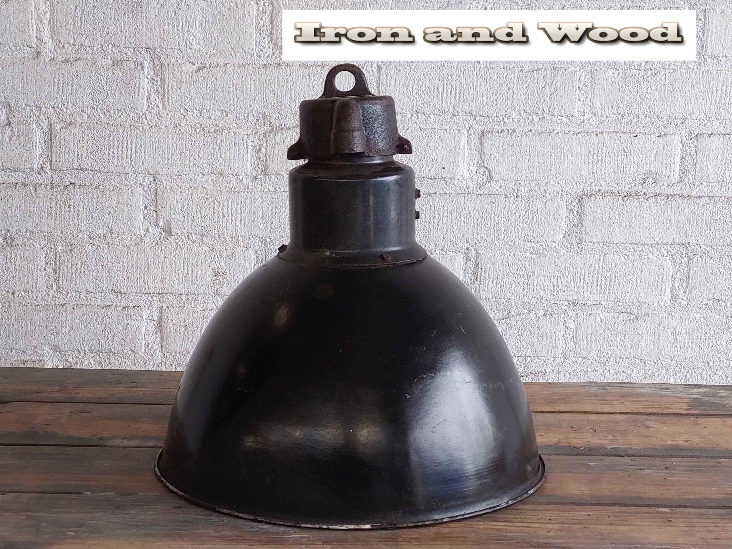 Zwarte vintage emaille oude lamp - Image 3