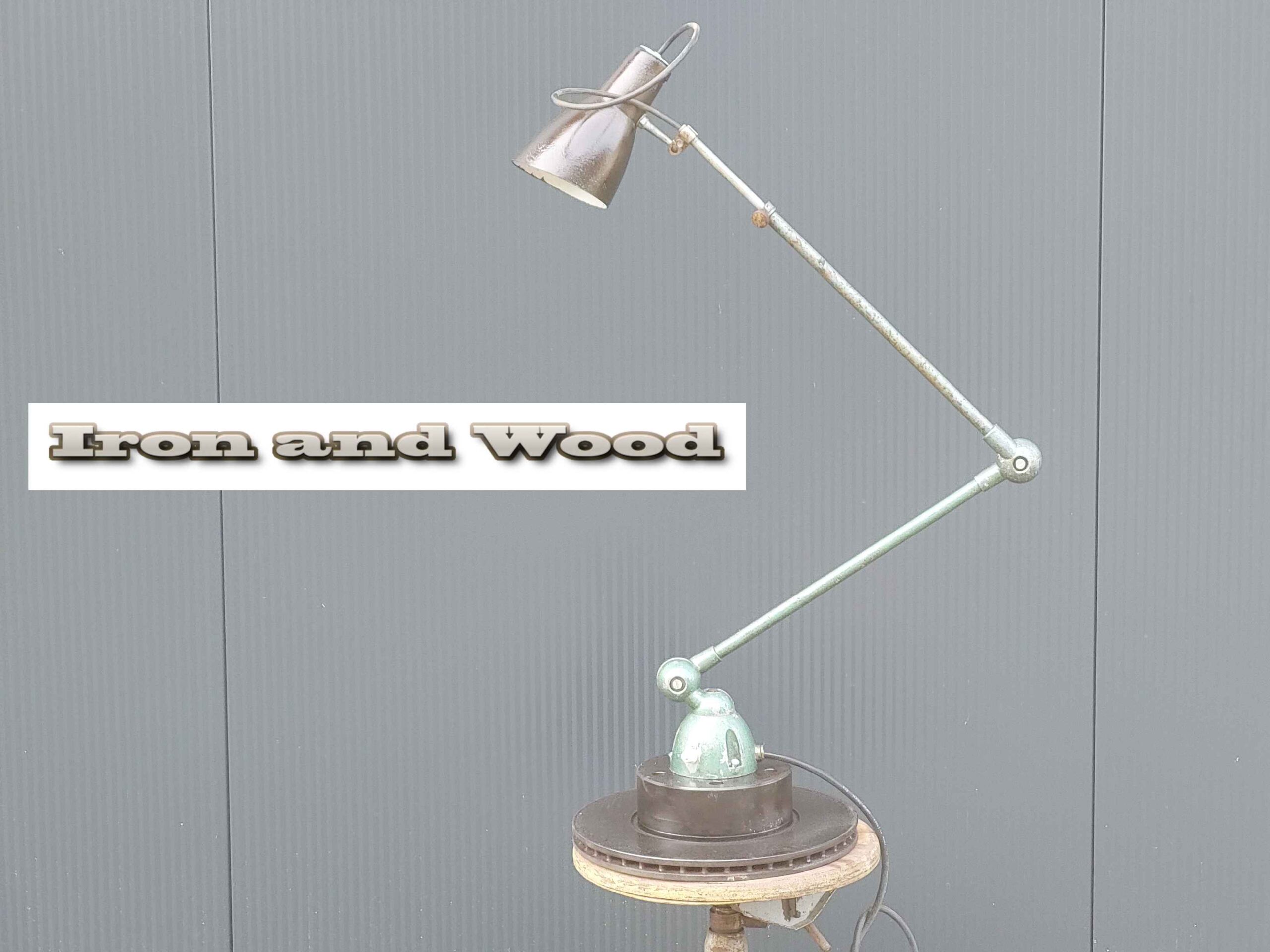 Oude zwart/ groene Lumina breveté bureaulamp / werkplaatslamp