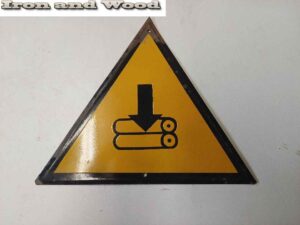 Groot oud vintage industrieel geel zwart emaille bord