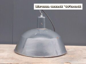 Oude blauw antraciet emaille lamp