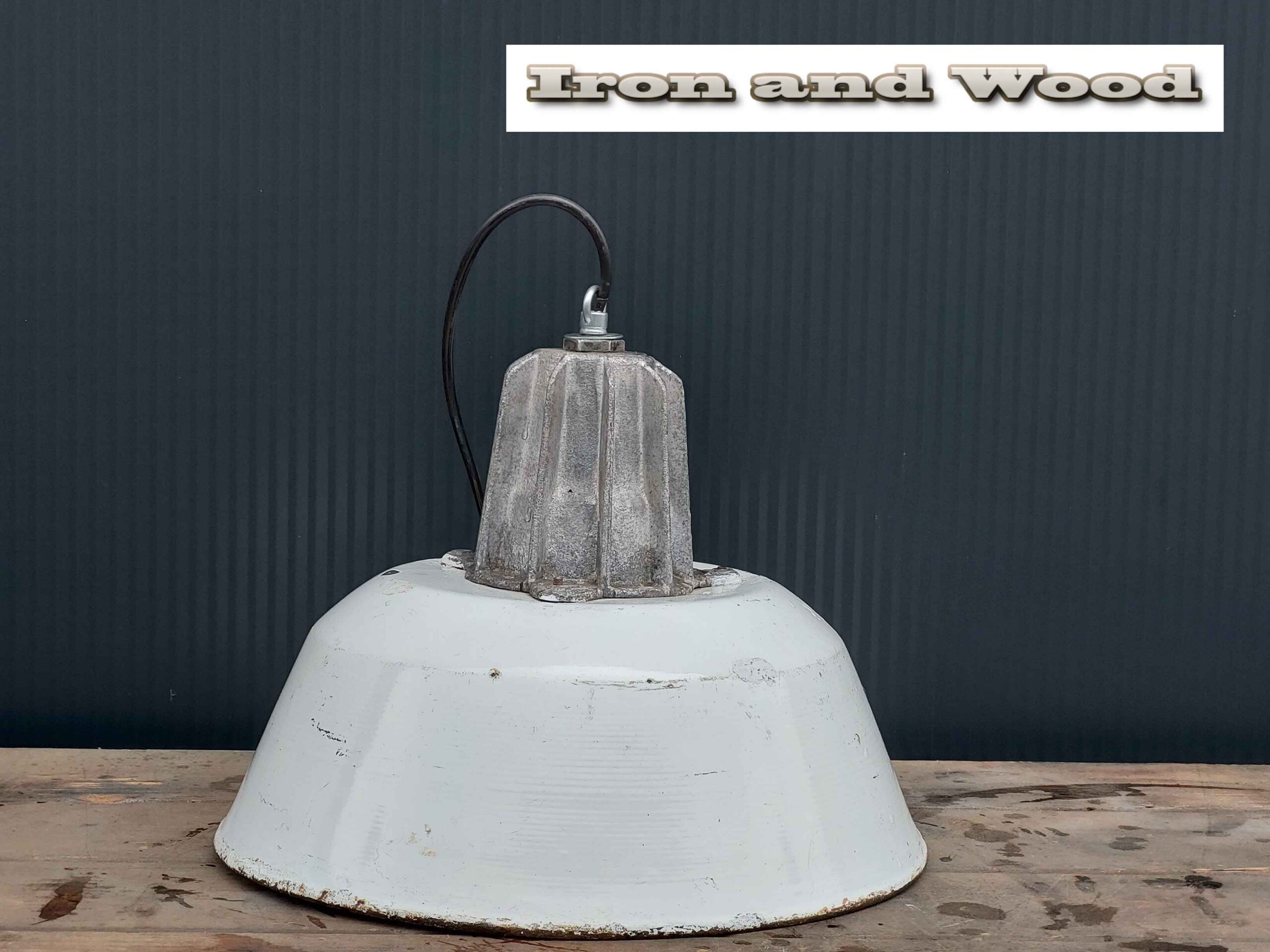 Vintage witte emaille oude lamp - Image 5