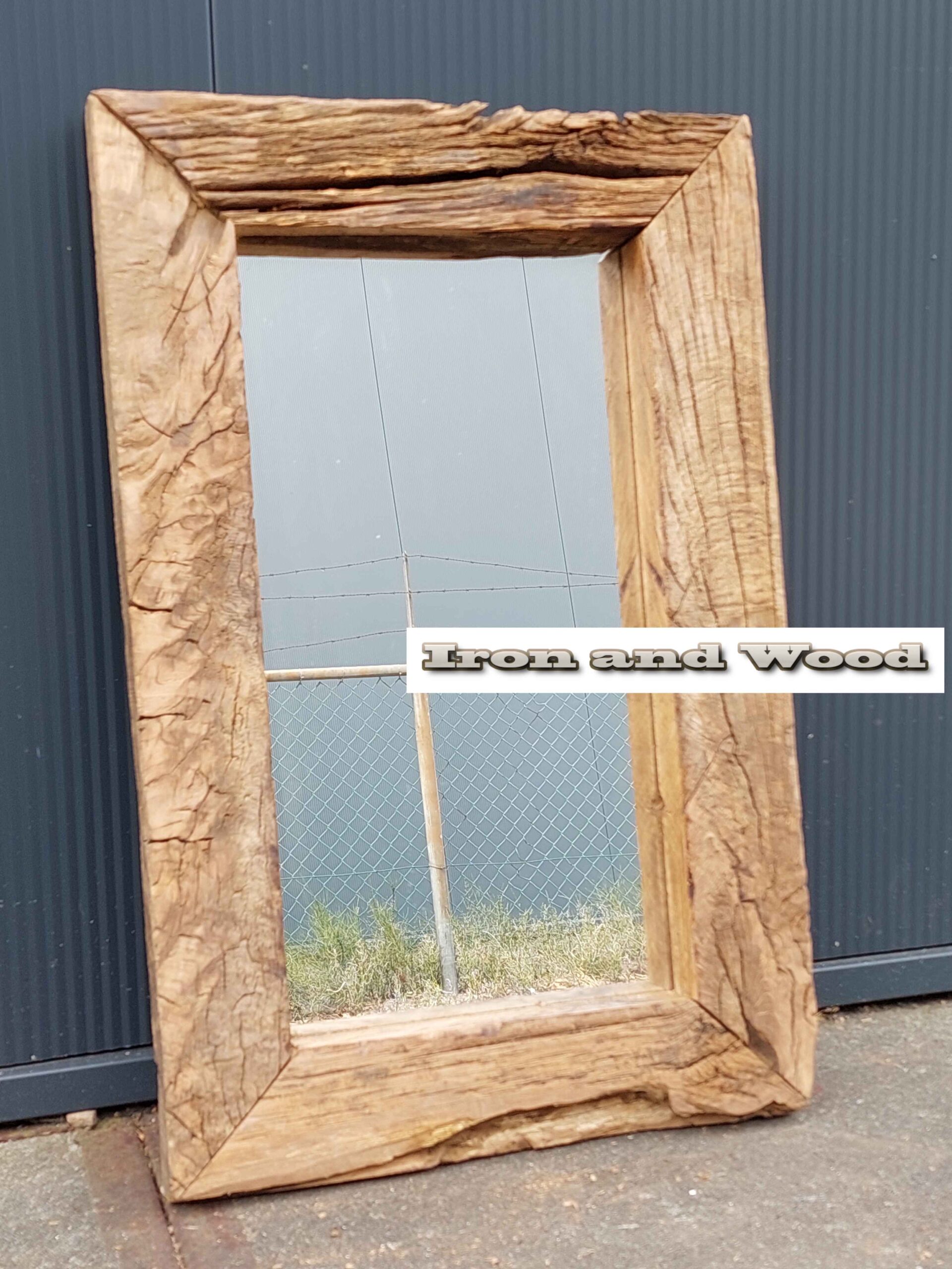 Spiegel van oude eiken wagondelen / wagonplanken , afm. 69 x 44 lijst 8,5 cm - Afbeelding 6