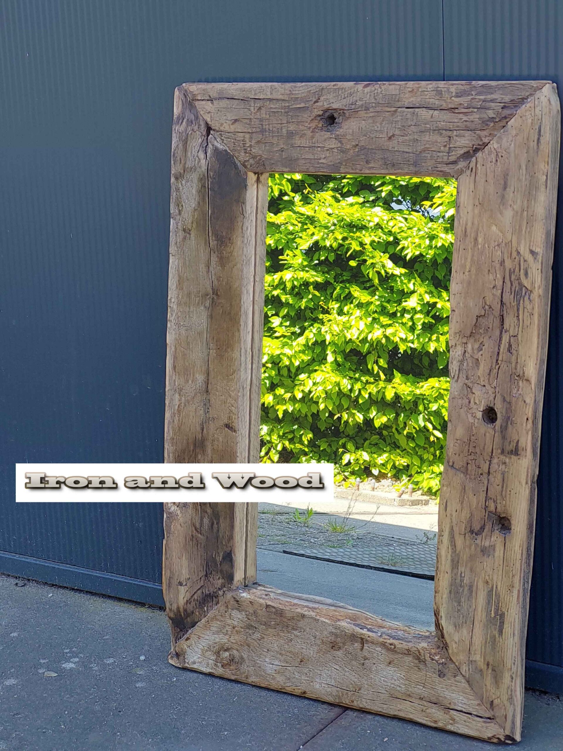 Stoere spiegel van oude eiken wagonplanken / wagondelen afm 83 x 57 lijst 12 cm - Afbeelding 6