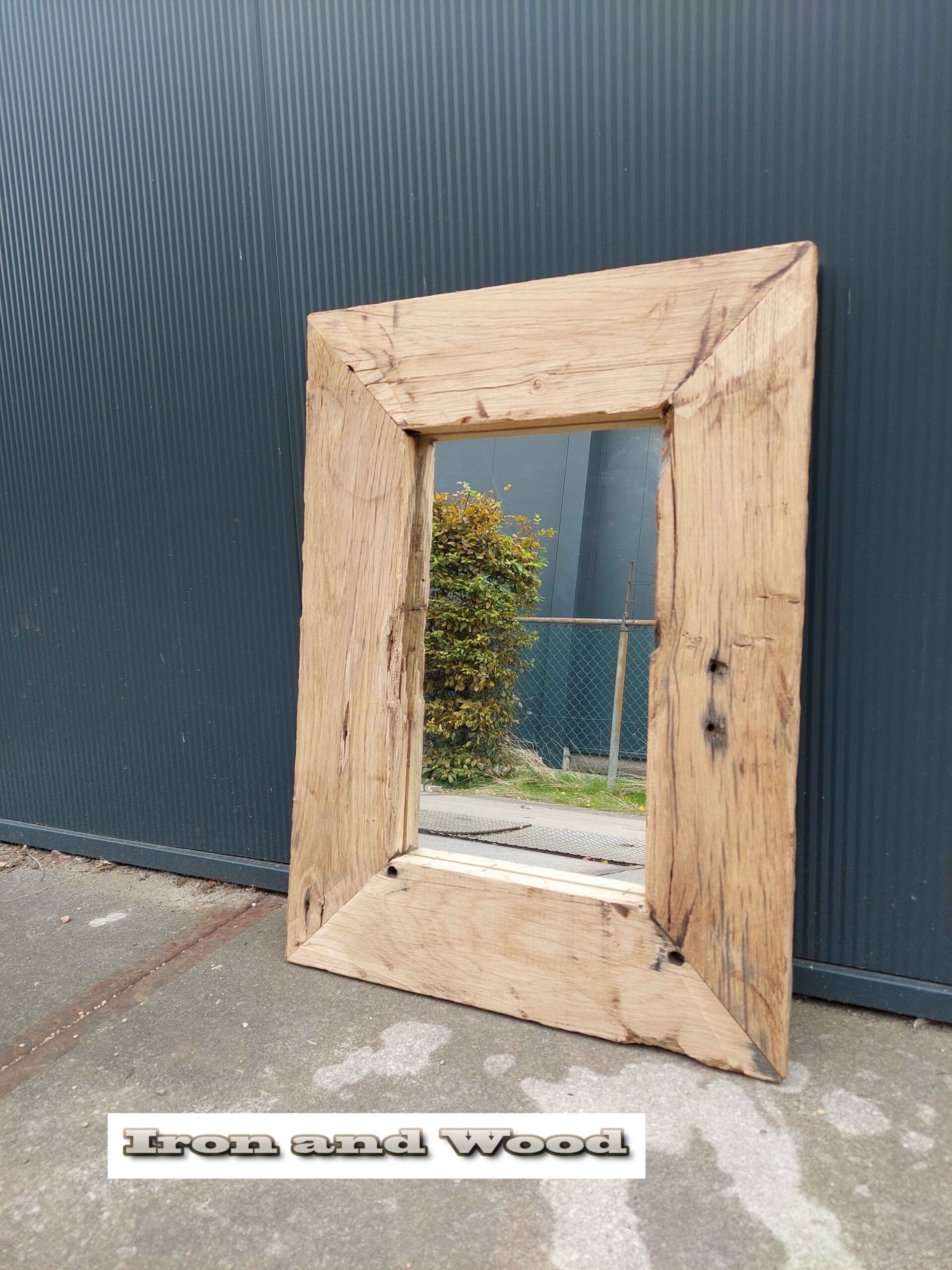 Spiegel van oude eiken wagonplanken , afm. 76 x 55 lijst 13,5 cm - Afbeelding 4
