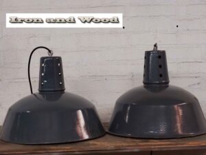 Vintage blauw grijze emaille oude lampen