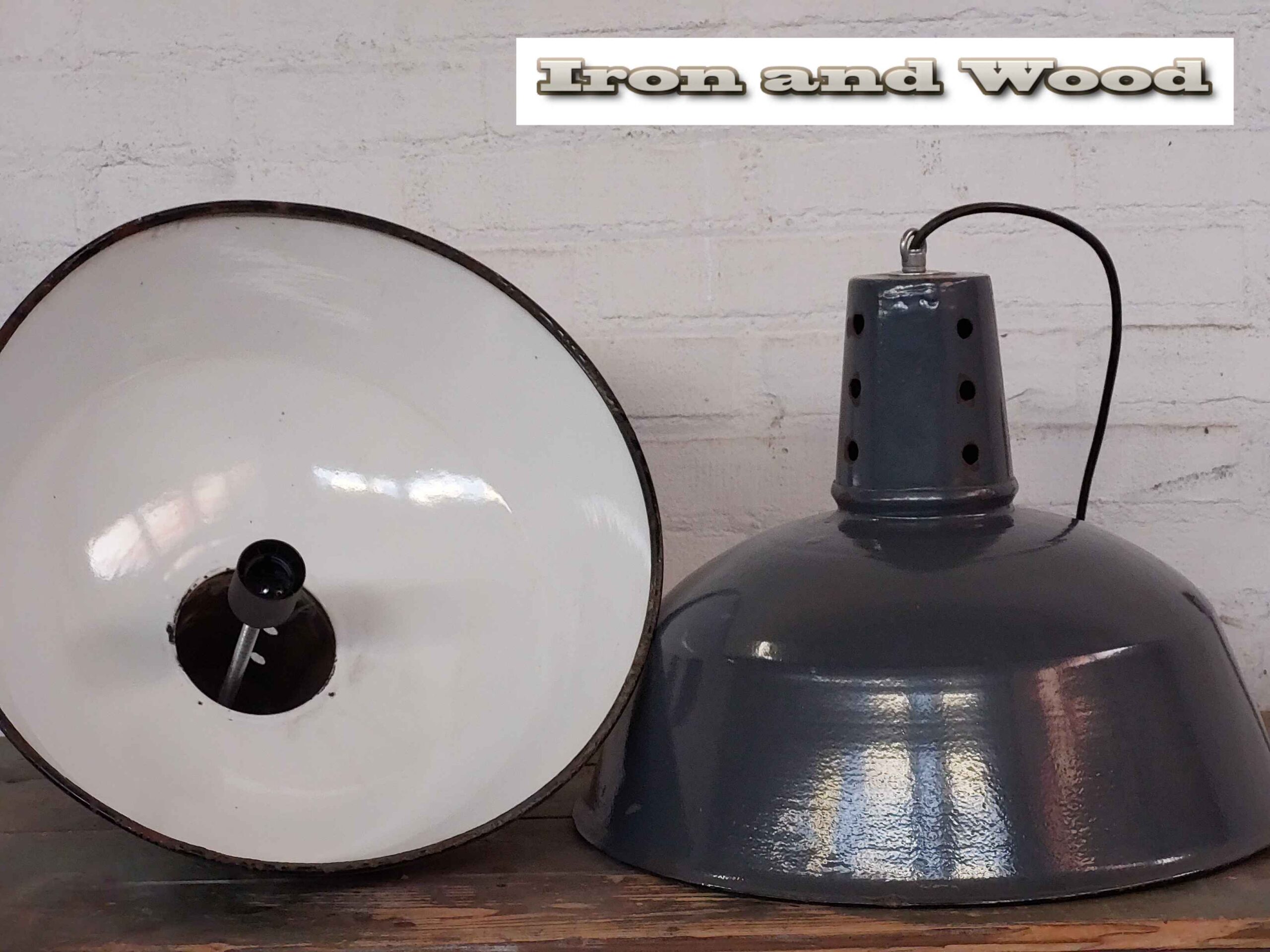 Vintage blauw grijze emaille oude lampen - Afbeelding 8